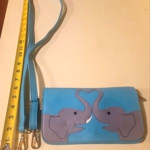 Nw/oT Crossbody elefant detail purse/ wristlet/ wallet.